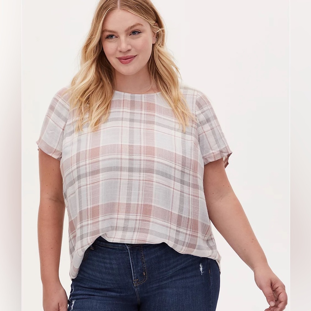 Torrid Woven Plaid Short Sleeve Button Back Top Size 2X Pink Grey Scoop Neck